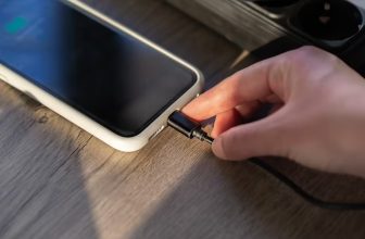 What Are the Signs You Need iPhone Charging Port Repair in Passaic NJ?