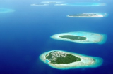 What are the top private islands in the Maldives?